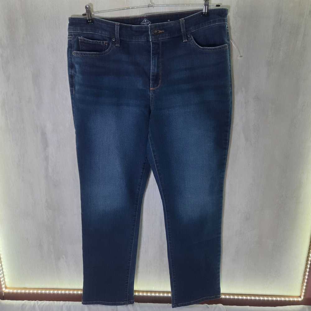 St. John's Bay Jeans Womens 16 Medium Wash Blue Straight Leg Denim Stretch